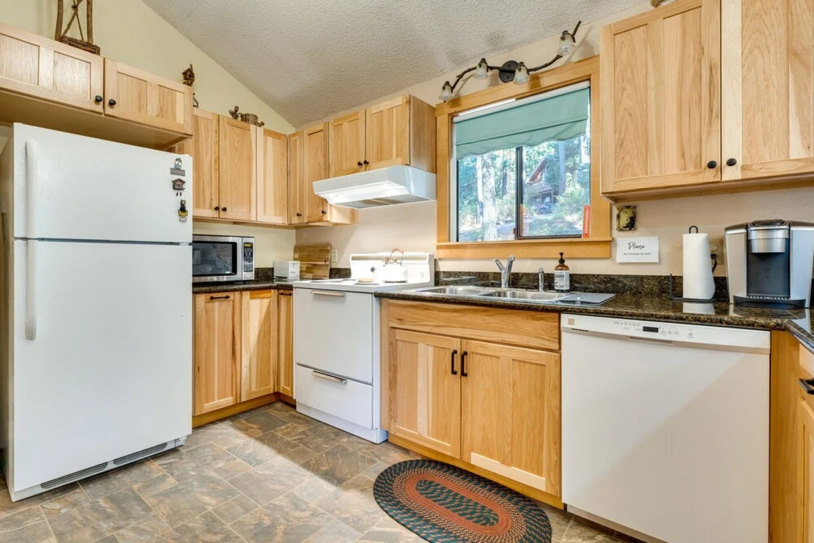 Ronald Cabin w/ Private Deck: Near Cle Elum Lake!