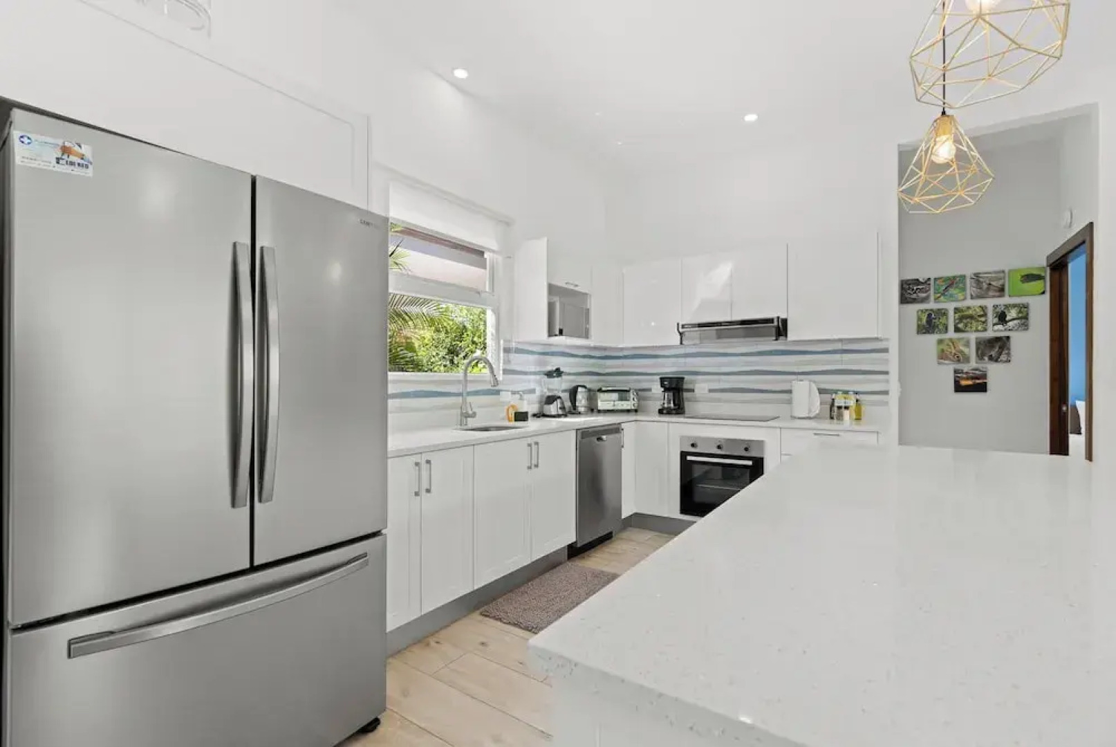 Luxurious Home with Bright, Modern Design and Private Infinity Pool in High-End Community