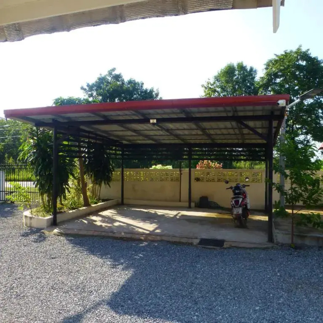 1 Double bedroom apartment with Pool and extensive Kitchen diningroom