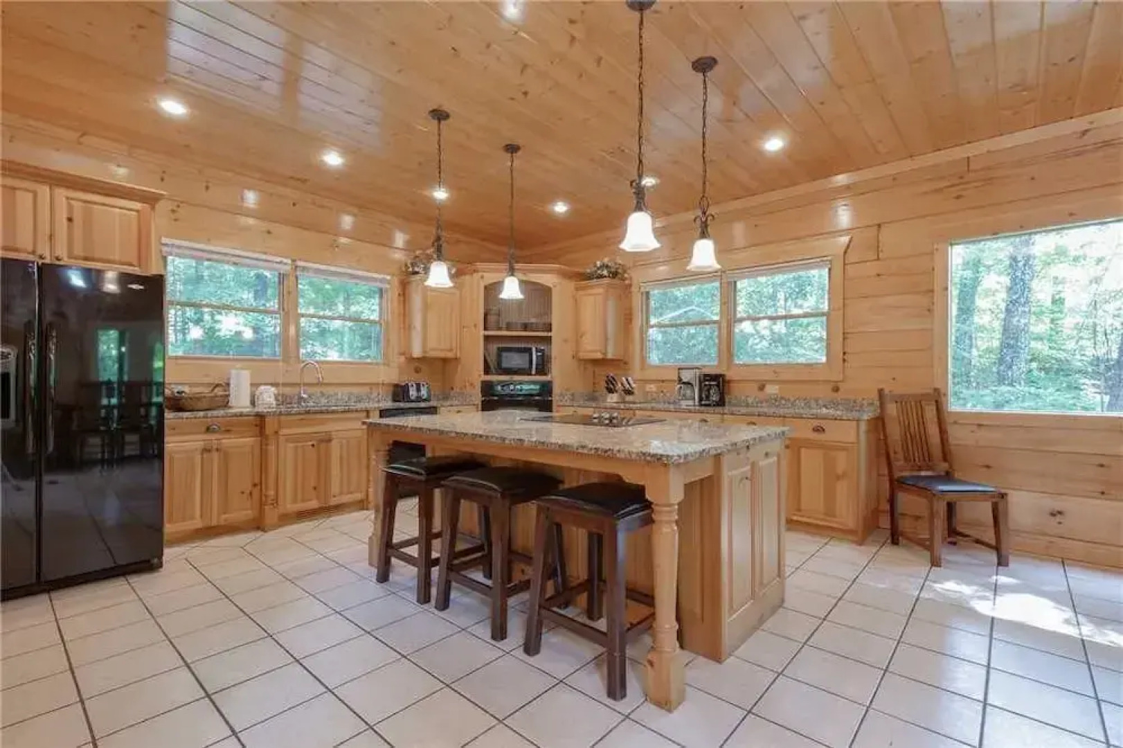 Unbridled Spirit 5 Bedroom Home with Hot Tub