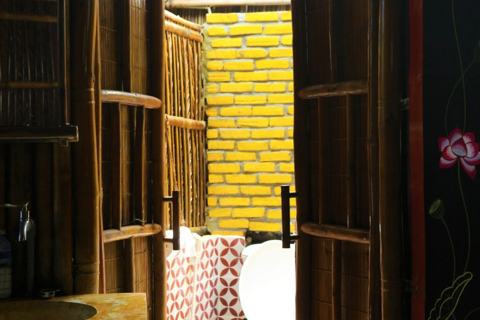 Under the coconut tree - Hostel