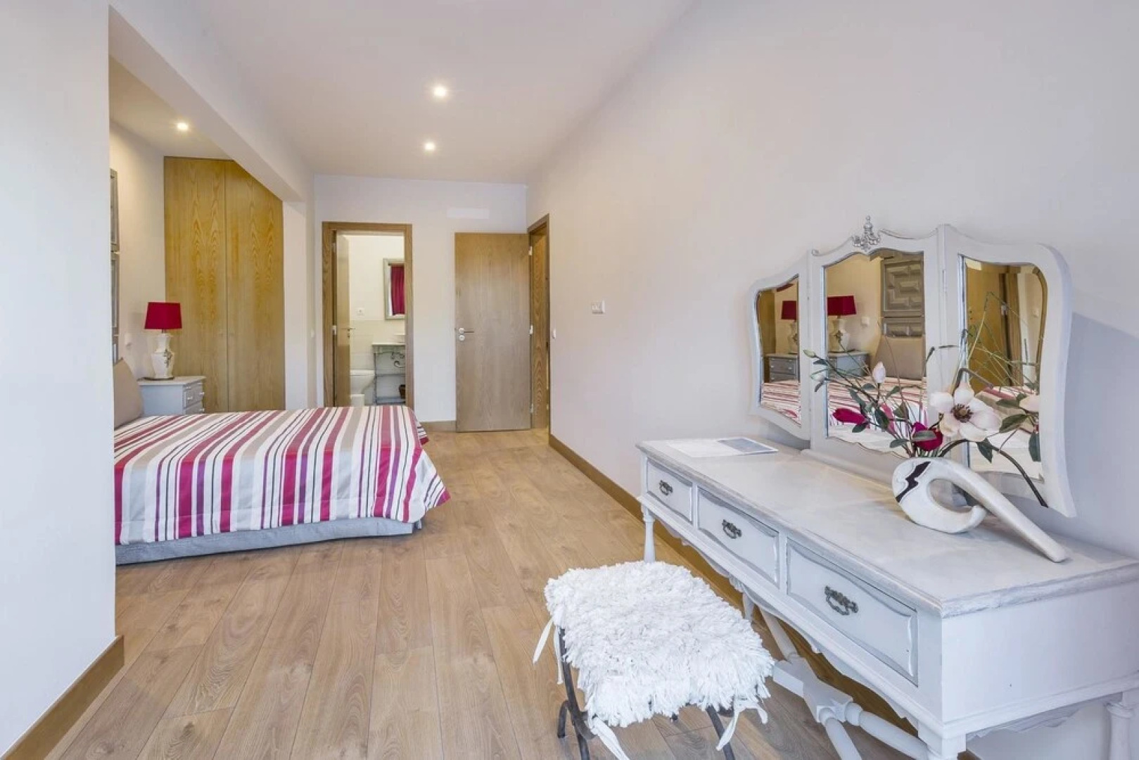 Property With 10 Bedrooms in Quelfes, With Wonderful sea View, Private