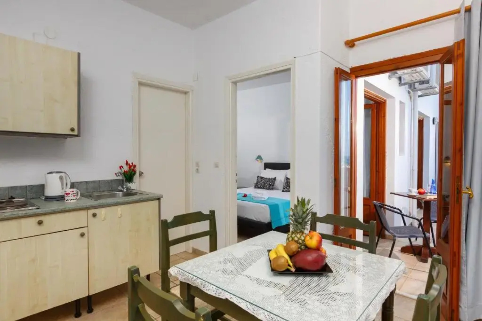 Romantica Hotel Apartments