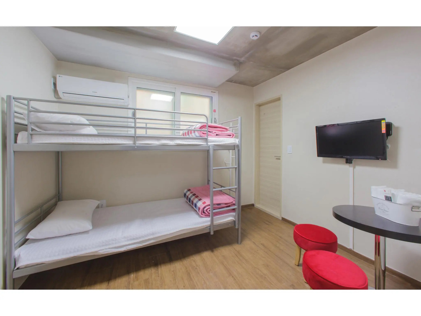 KW Hongdae Line Hostel