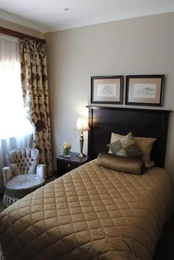 125 on Van Buuren Road Guest House