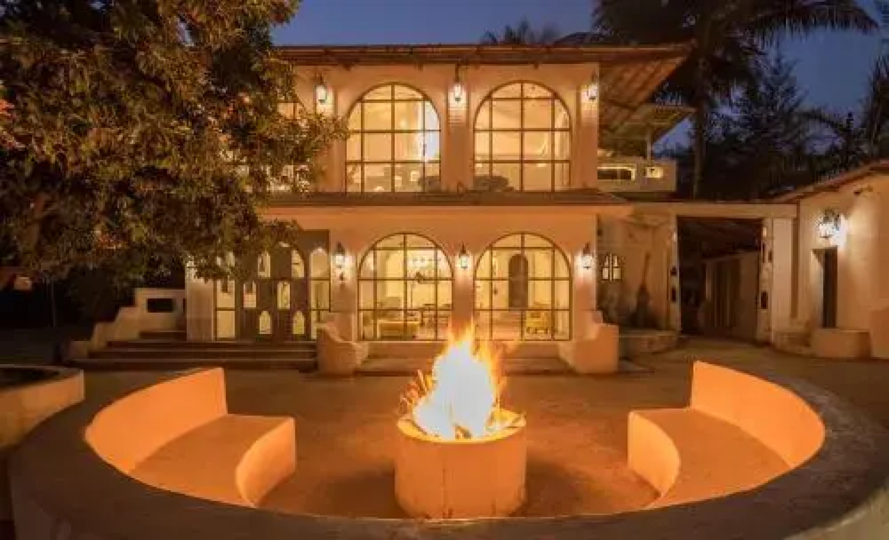 SaffronStays Casa Blanca