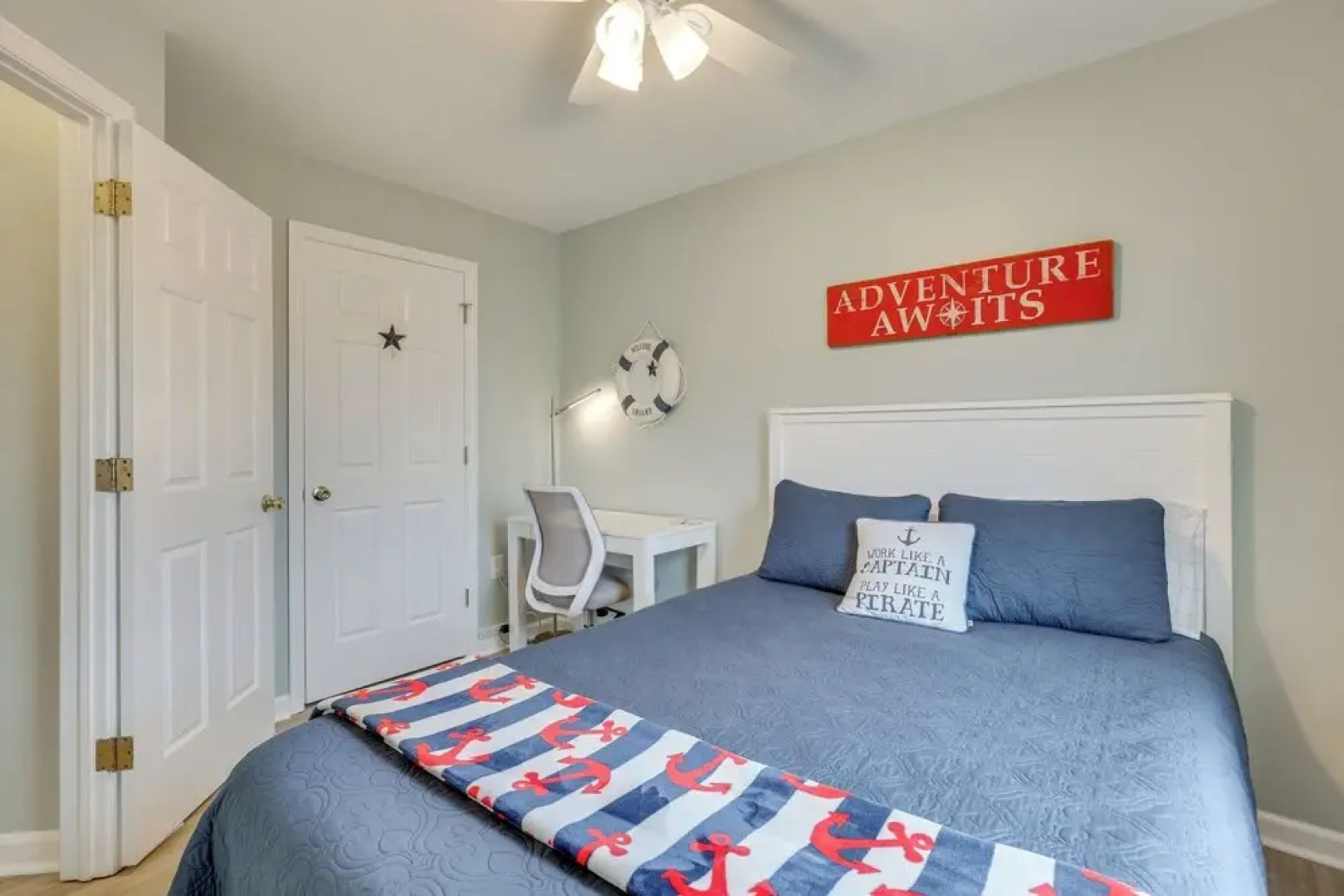 Walk to Shore: Multi-deck Townhome in Kure Beach!