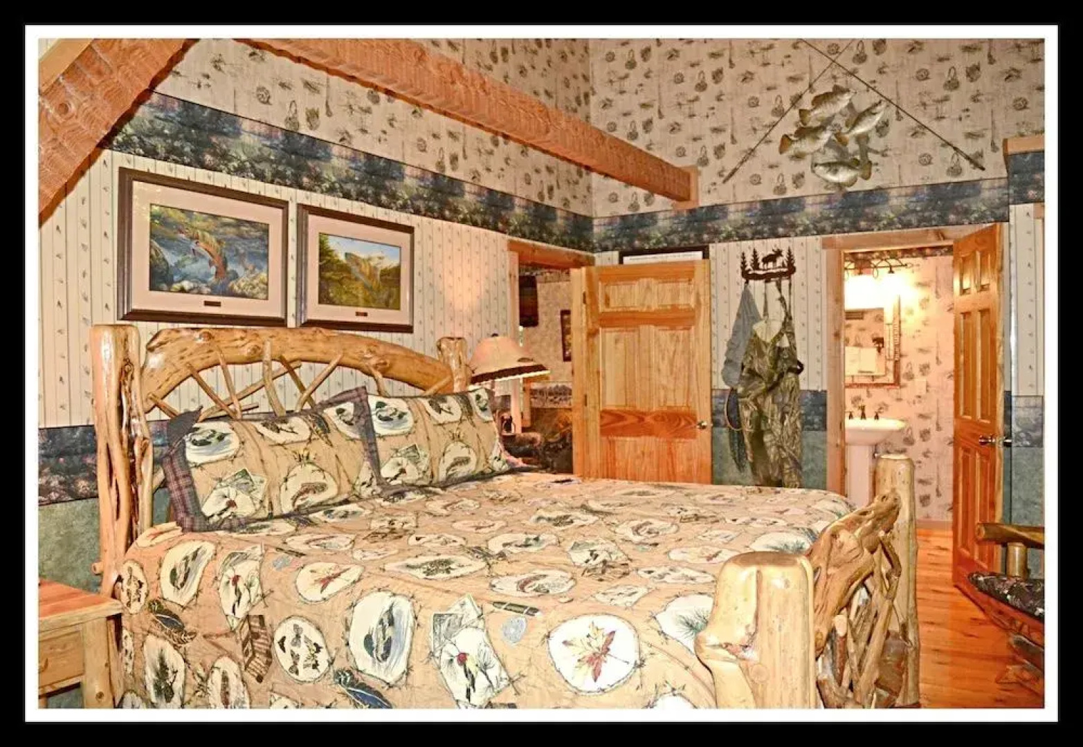 Streamsong Secluded Creek View Cabin with Hot Tub and Pool Table by RedAwning