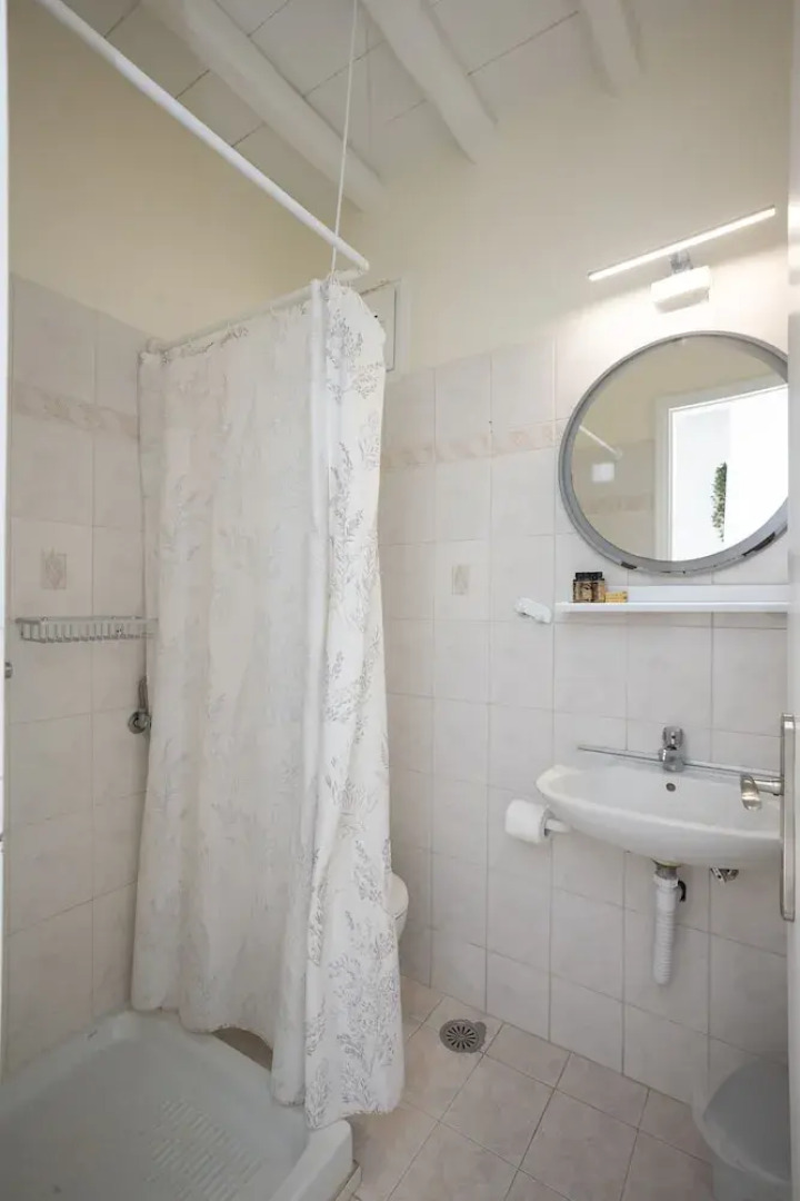 Gorgeous Rustic Cave wDreamy Shared Pool