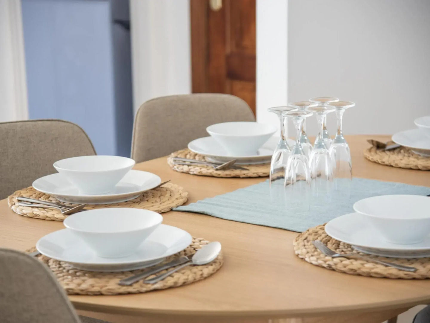 Beach apartment with terrace and private parking