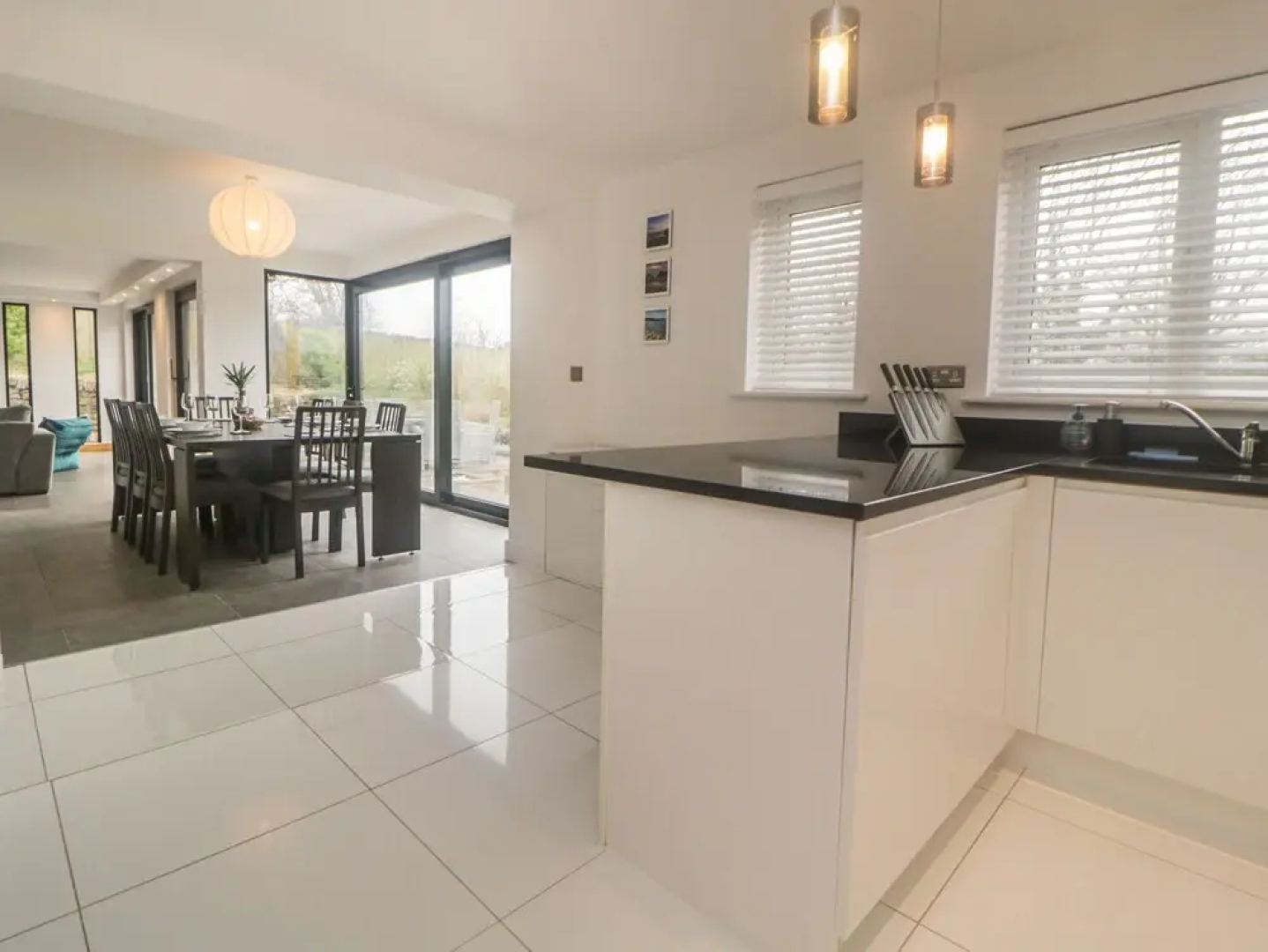 2 White Rock Court