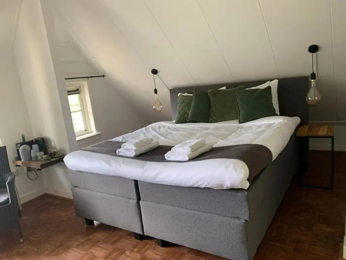 Bed and Breakfast Goes