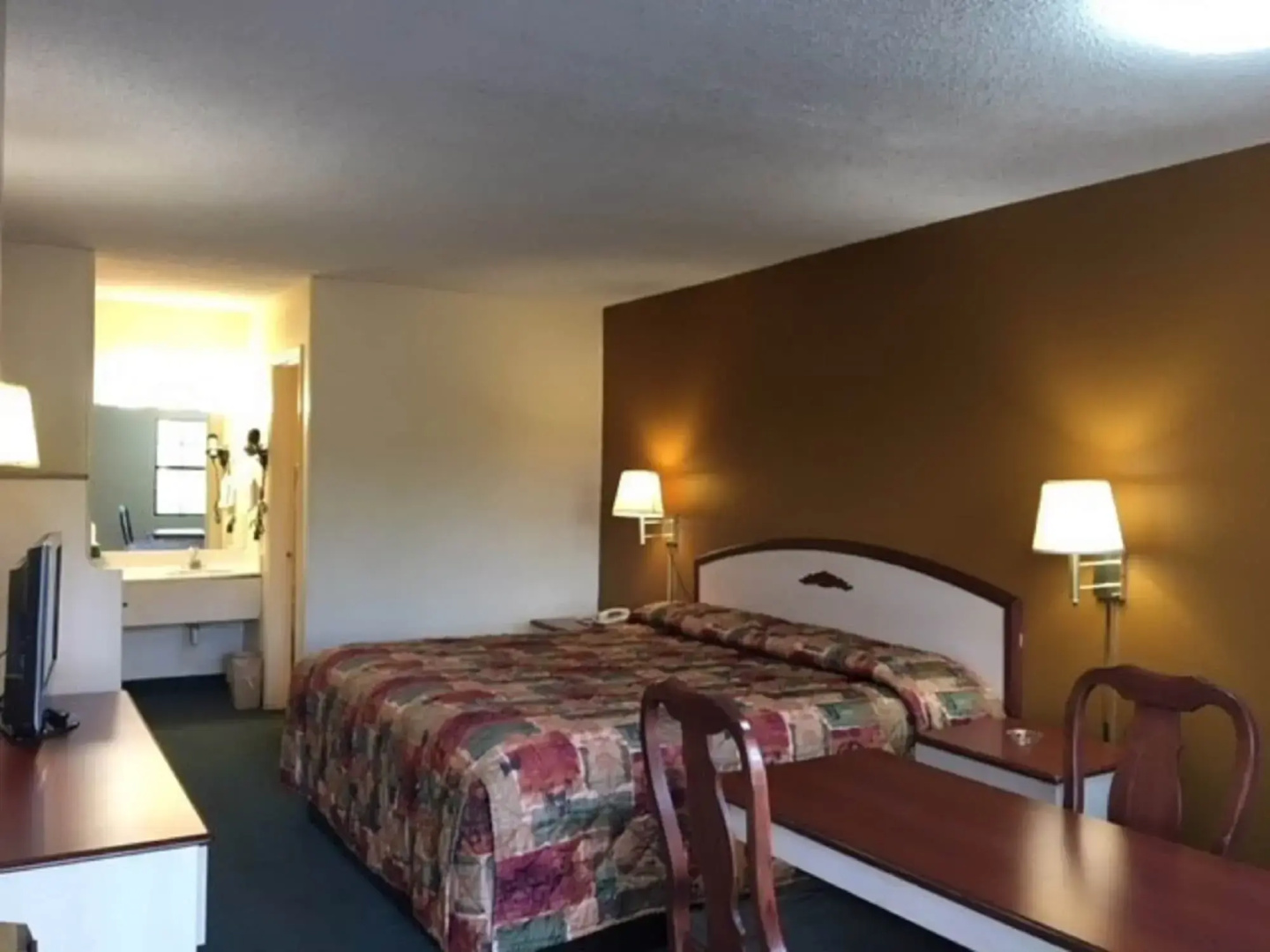 Suite Stay Talladega