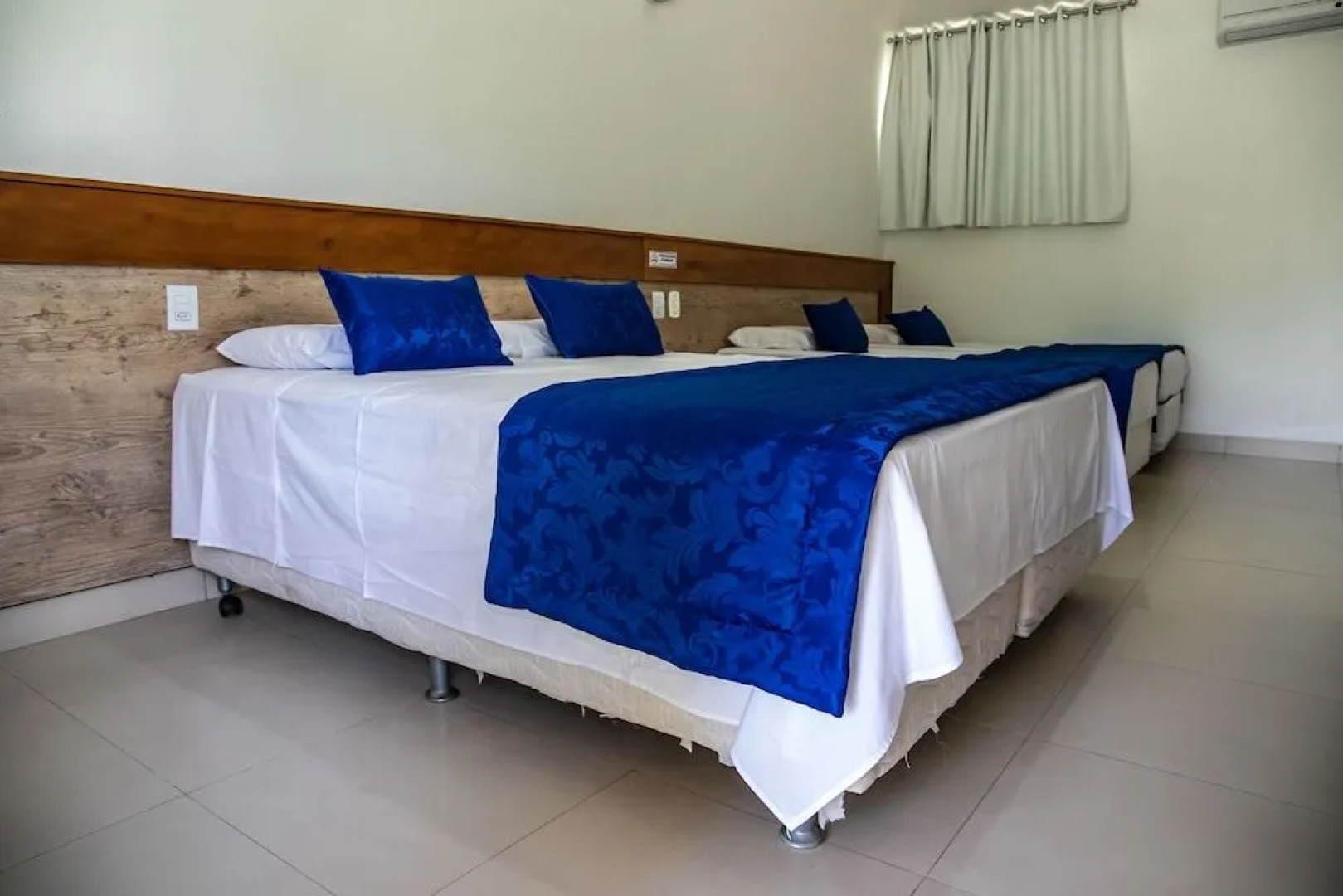 Containers Club Hotel