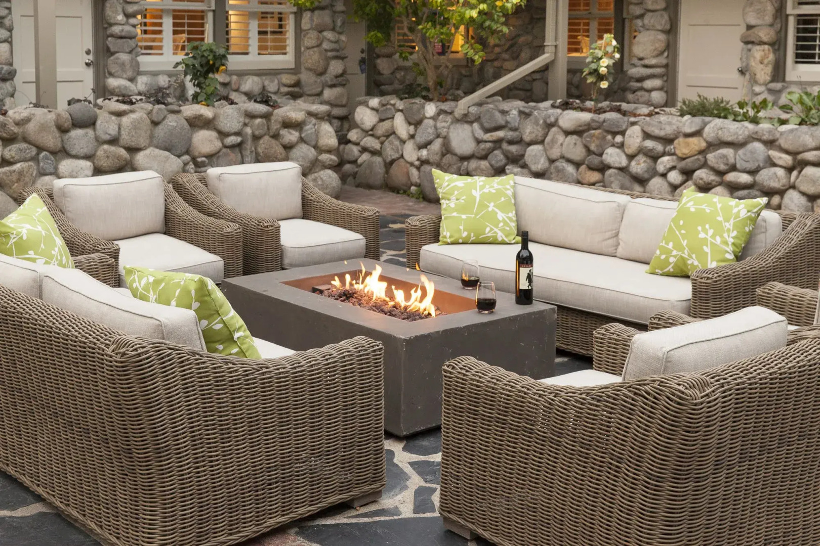 Le Petit Pali at 8th Ave