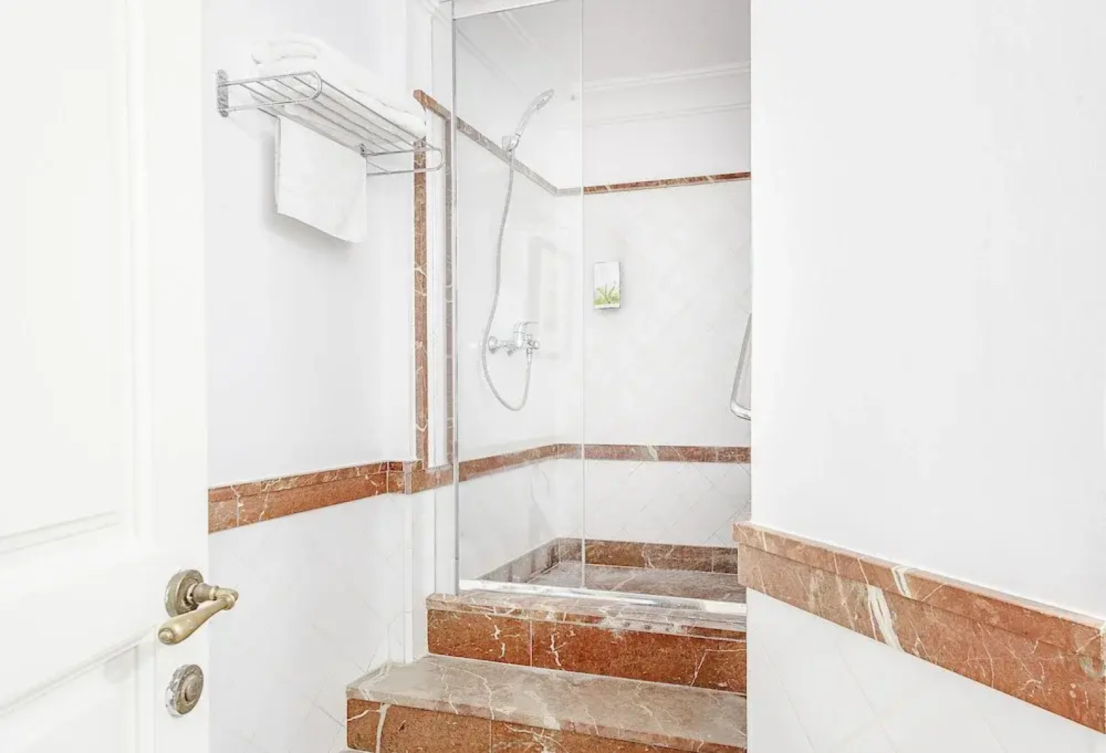 Hostal Restaurante Tarín