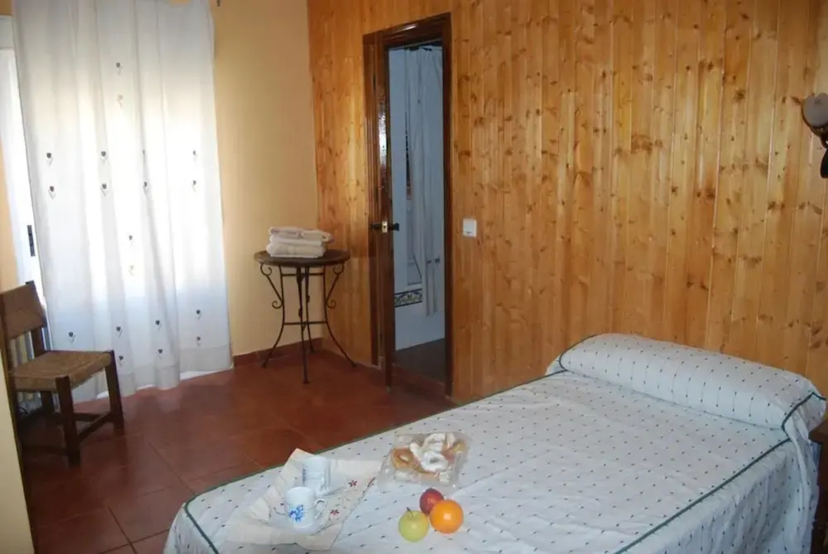 House With 4 Bedrooms in Torrejón el Rubio, With Wonderful Mountain Vi