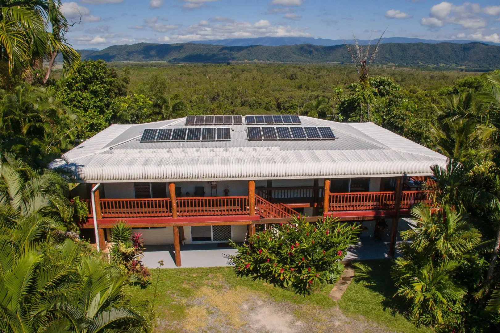 Daintree Manor Bed & Breakfast