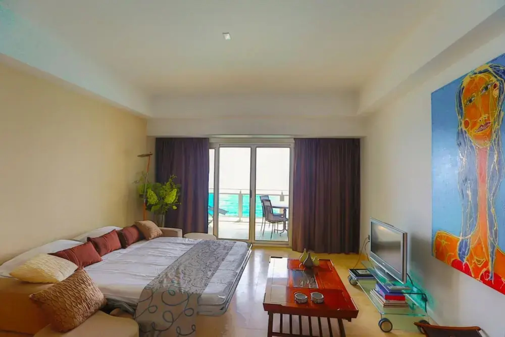 *The CLIFF_ BEACHFRONT and LUXURY MODERN UNIT* C2
