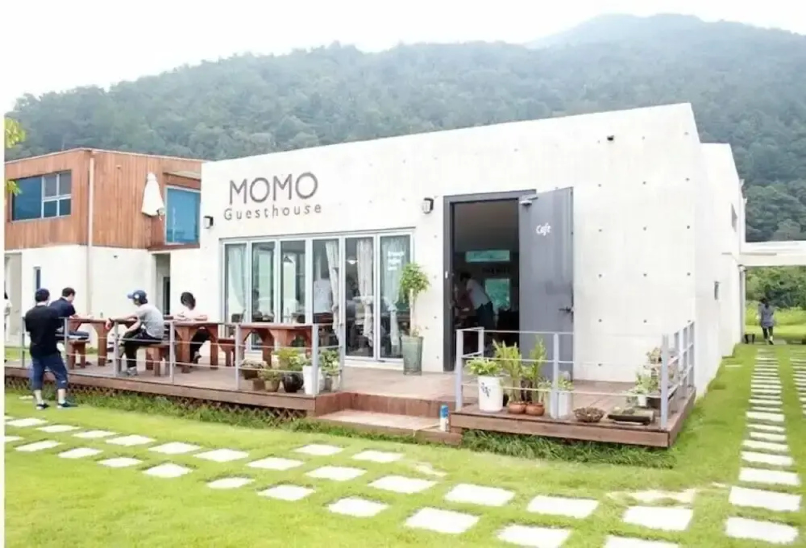 Momo Guesthouse Pension
