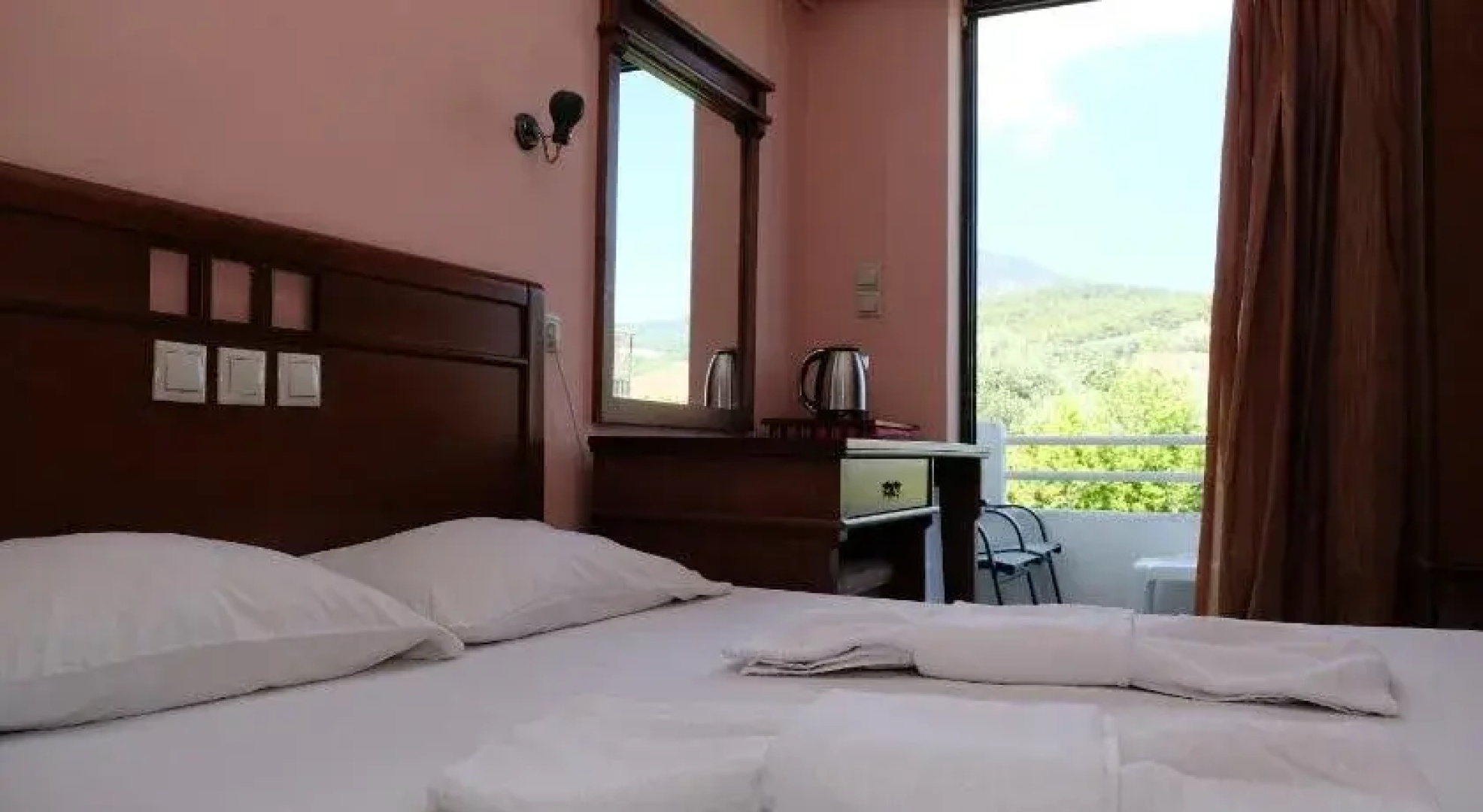 Rovies Hotel