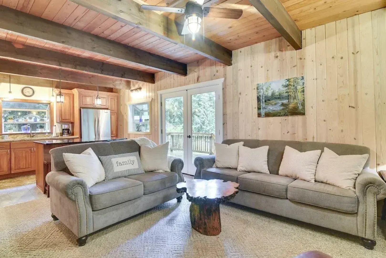 Peaceful Mt. Hood Cabin w/ Hot Tub & Fire Pit!