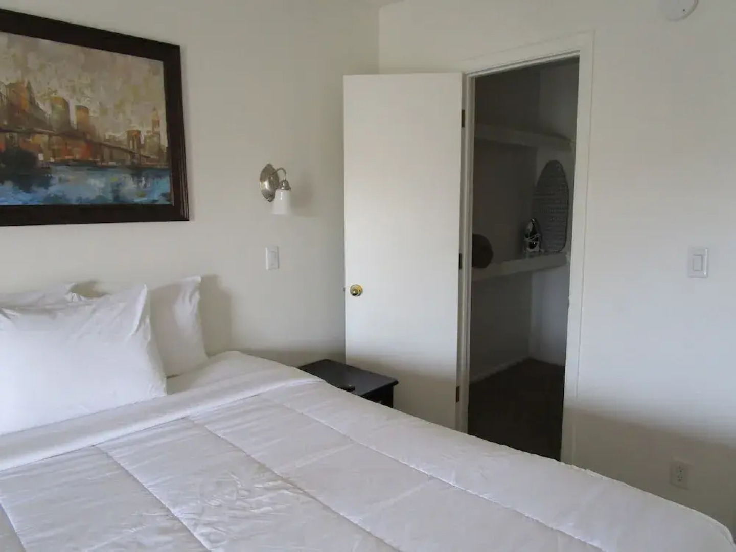 Park Suites at 135 - One Bedroom Apartment