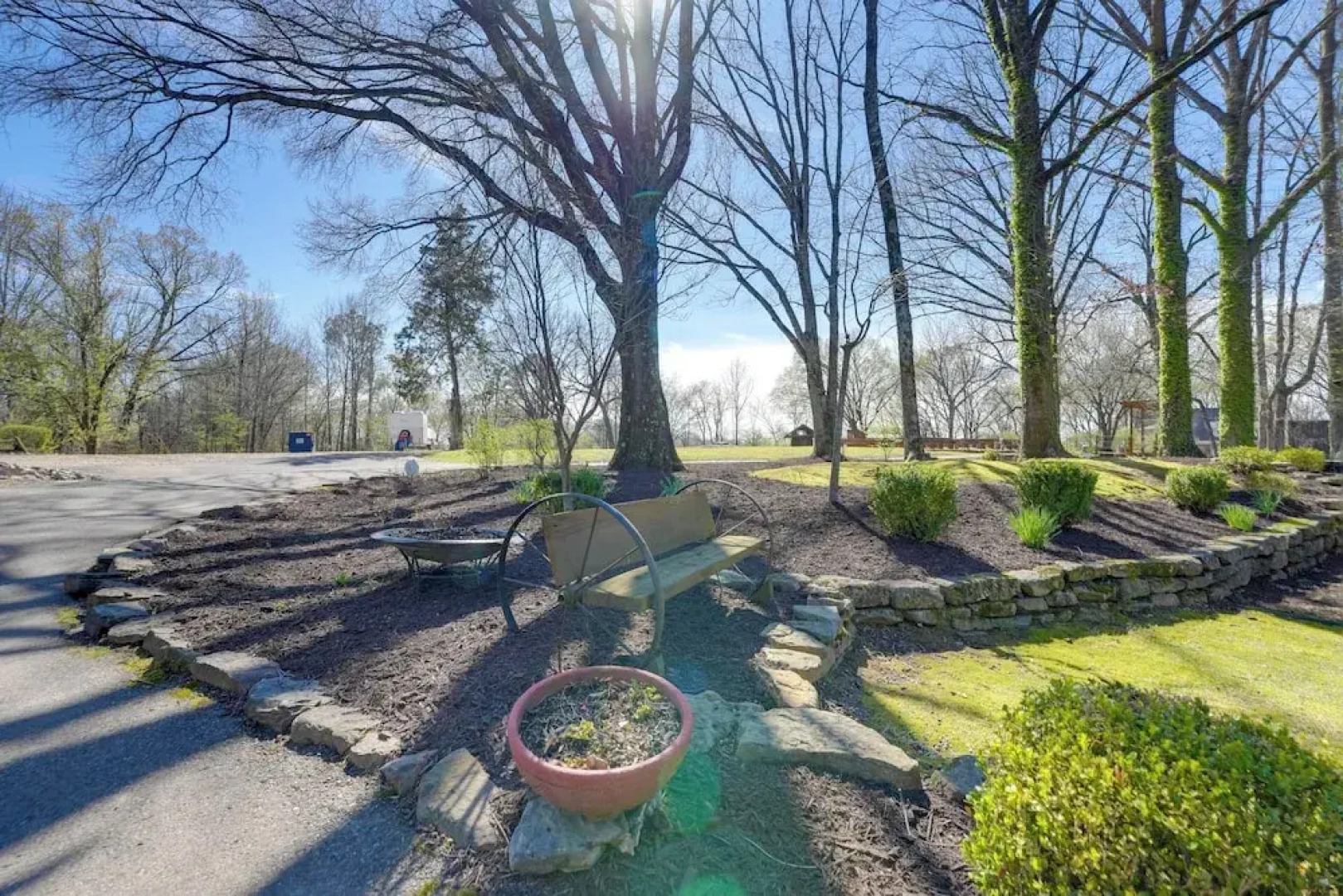 Stunning Southaven Estate: Pool & Spacious Deck!