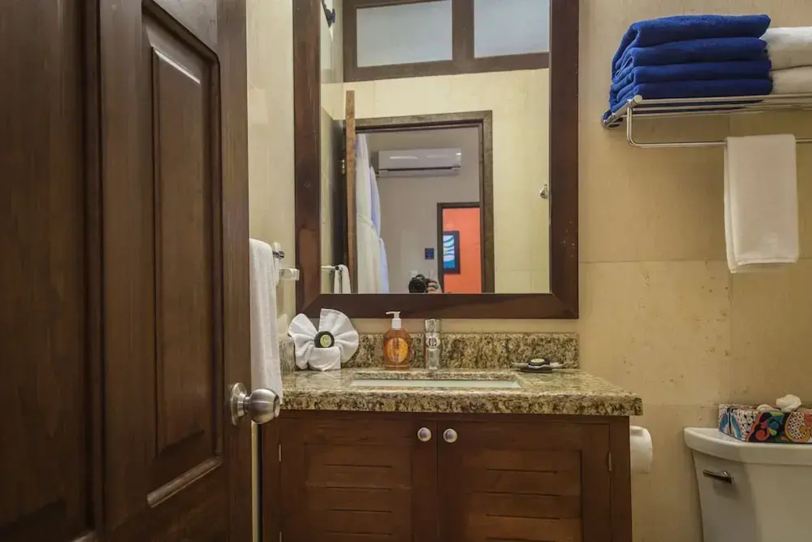 La Buena Vida Suites - Adults Only