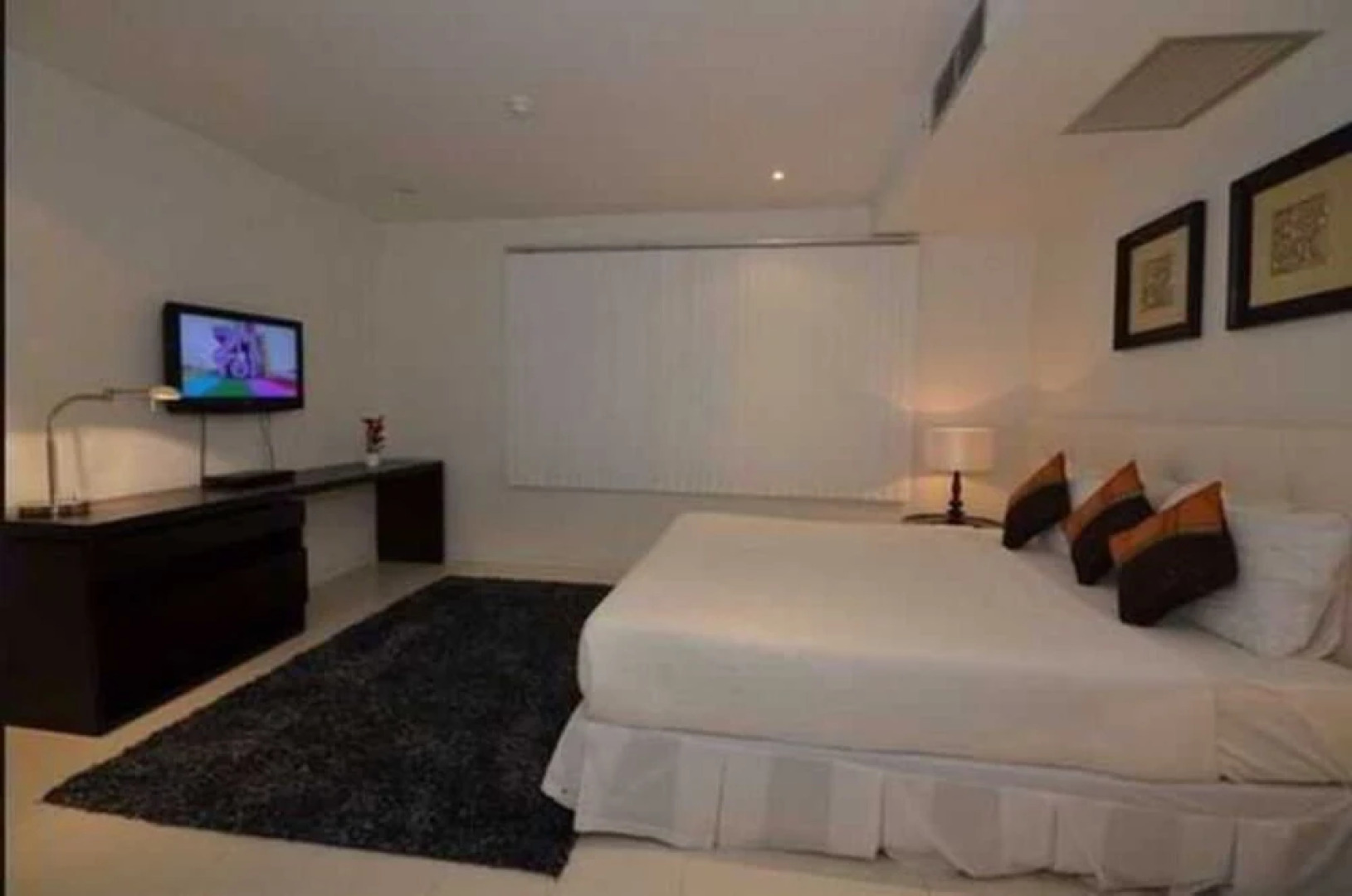 Sunset Plaza Holiday Apartment