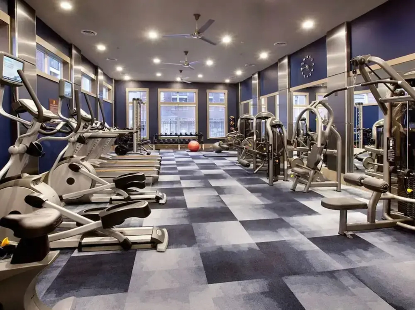 Luxury Penthouse of Lorton VA