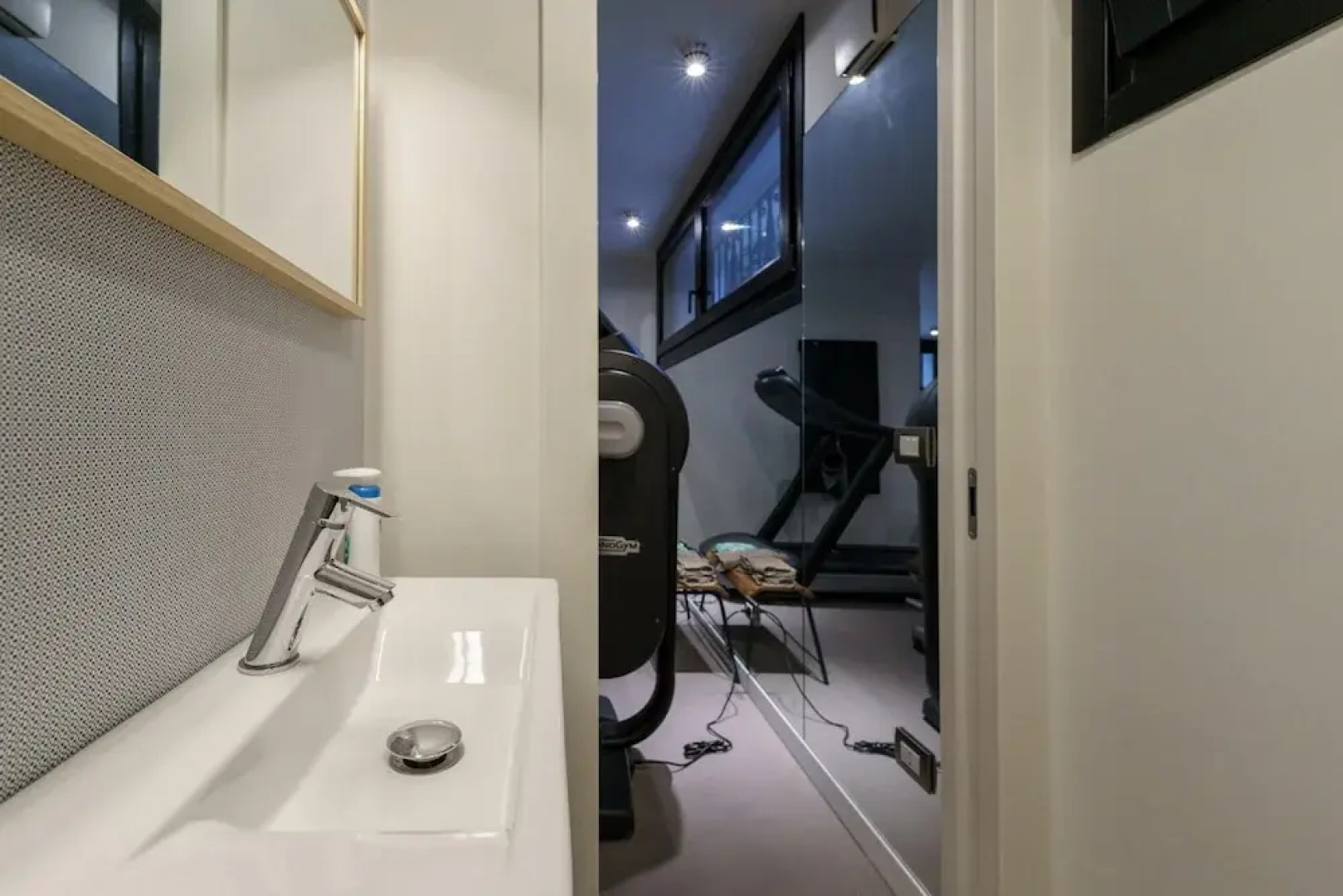 Charming Green and Blue Villa by Wonderful Italy