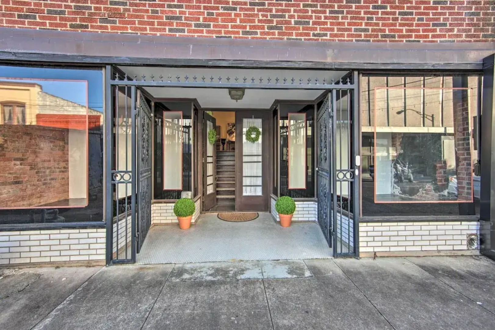 Updated Apartment in Historic Dtwn Marshall!