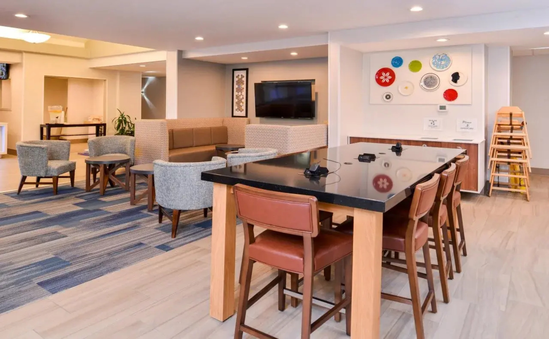 Holiday Inn Express & Suites Lacey – Olympia by IHG