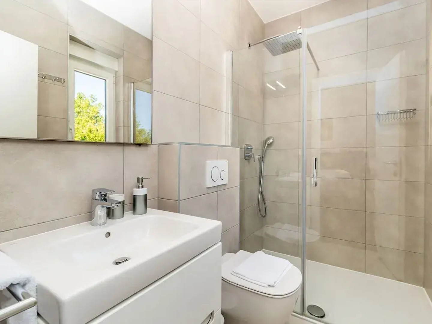 Scenic Villa in Linardi?i With Private Swimming Pool