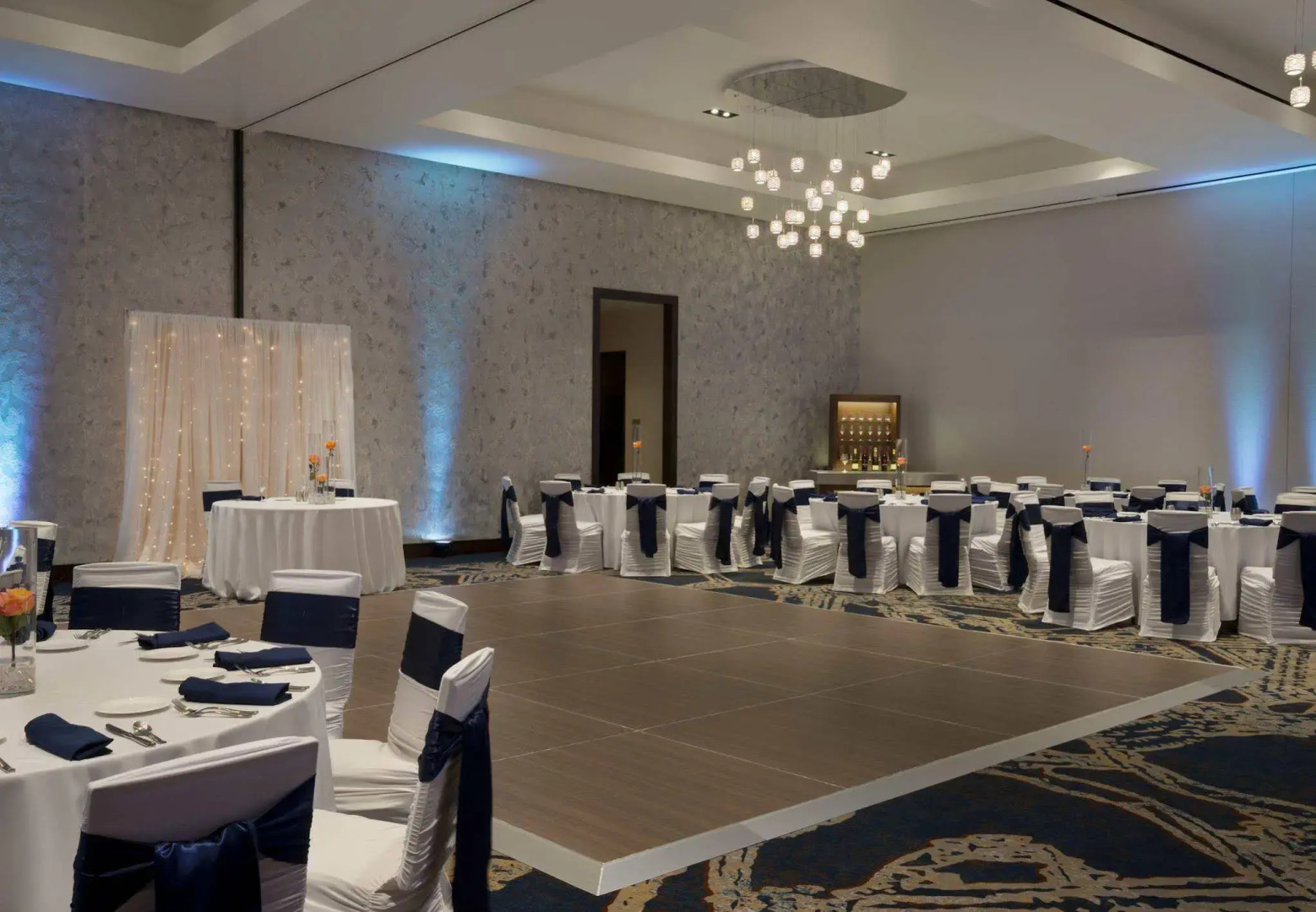 Buffalo Marriott at LECOM HARBORCENTER