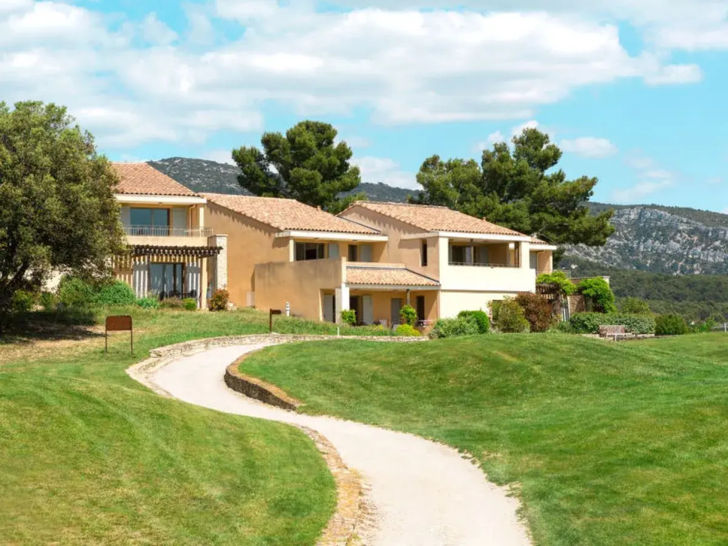 Provence Country Club (LSS200)