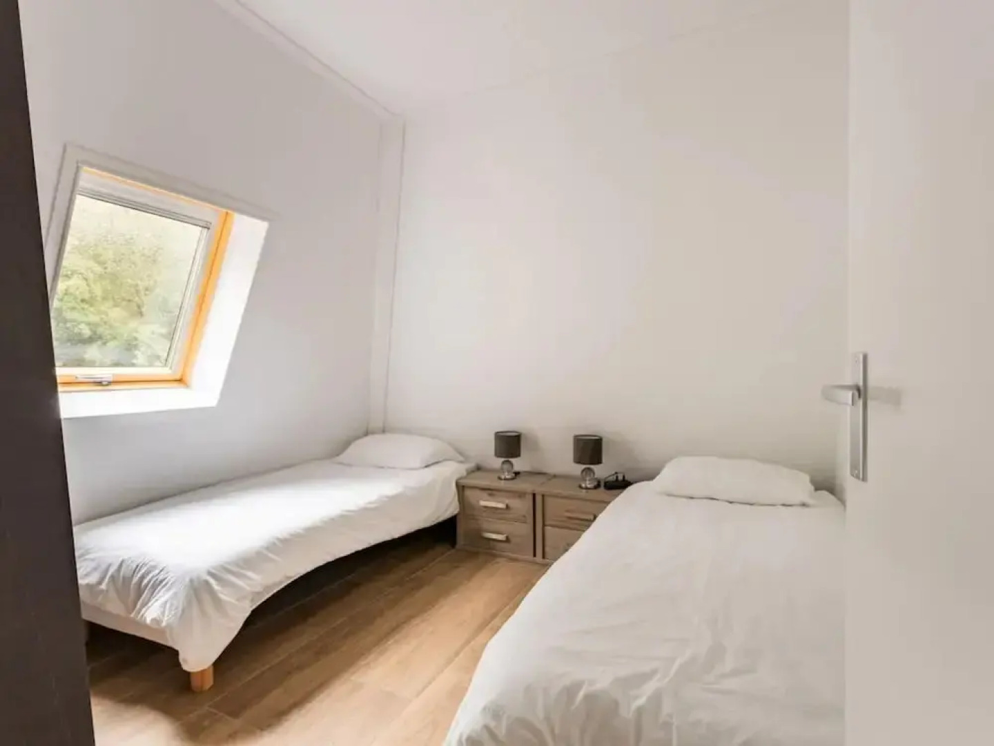 Charming Holiday Home in Poortugaal With Garden