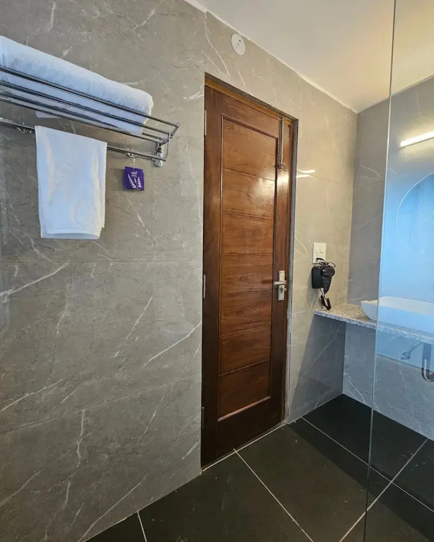 Hotel Luxeevista By Navodayans