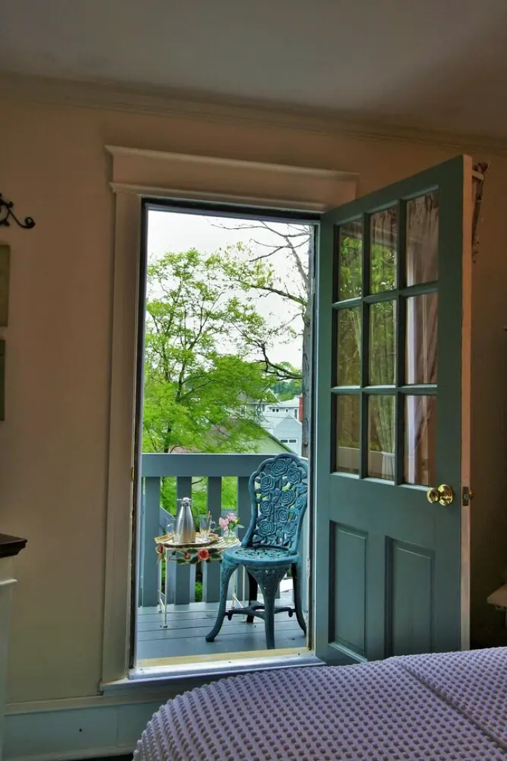 The Inn on Holly Bed and Breakfast