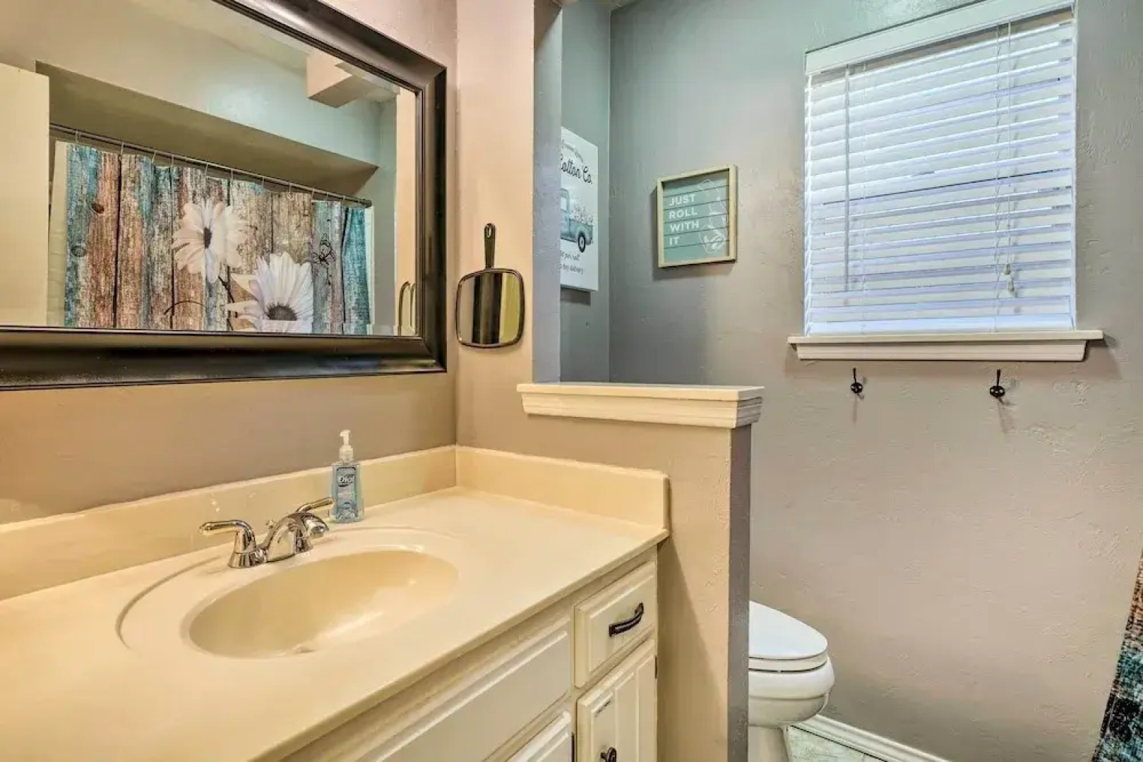 Home w/ Screened Porch ~ 10 Miles to Dtwn Okc!