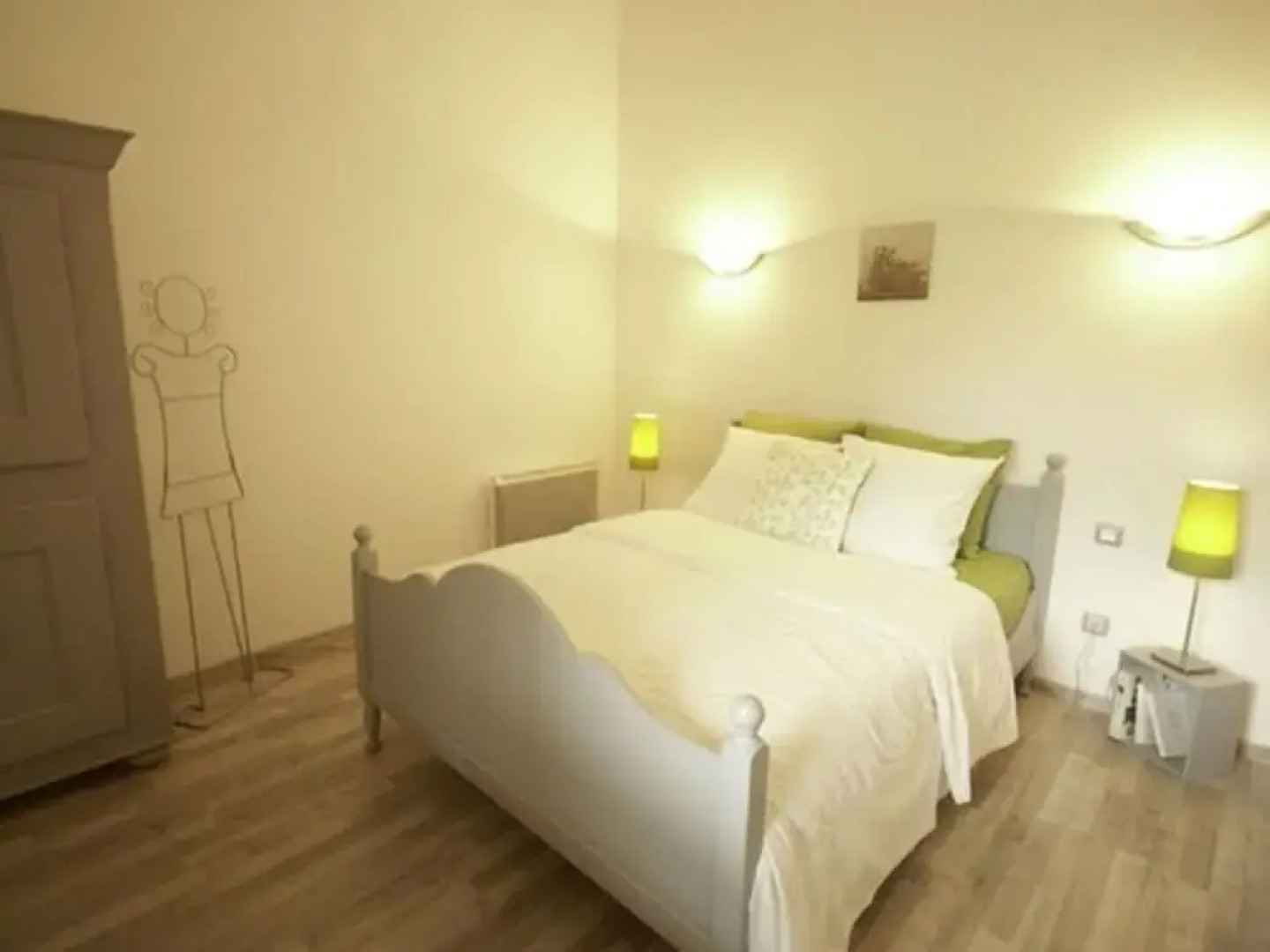 Modern and Luxurious Design Home at the Edge of a Forest and a Stream