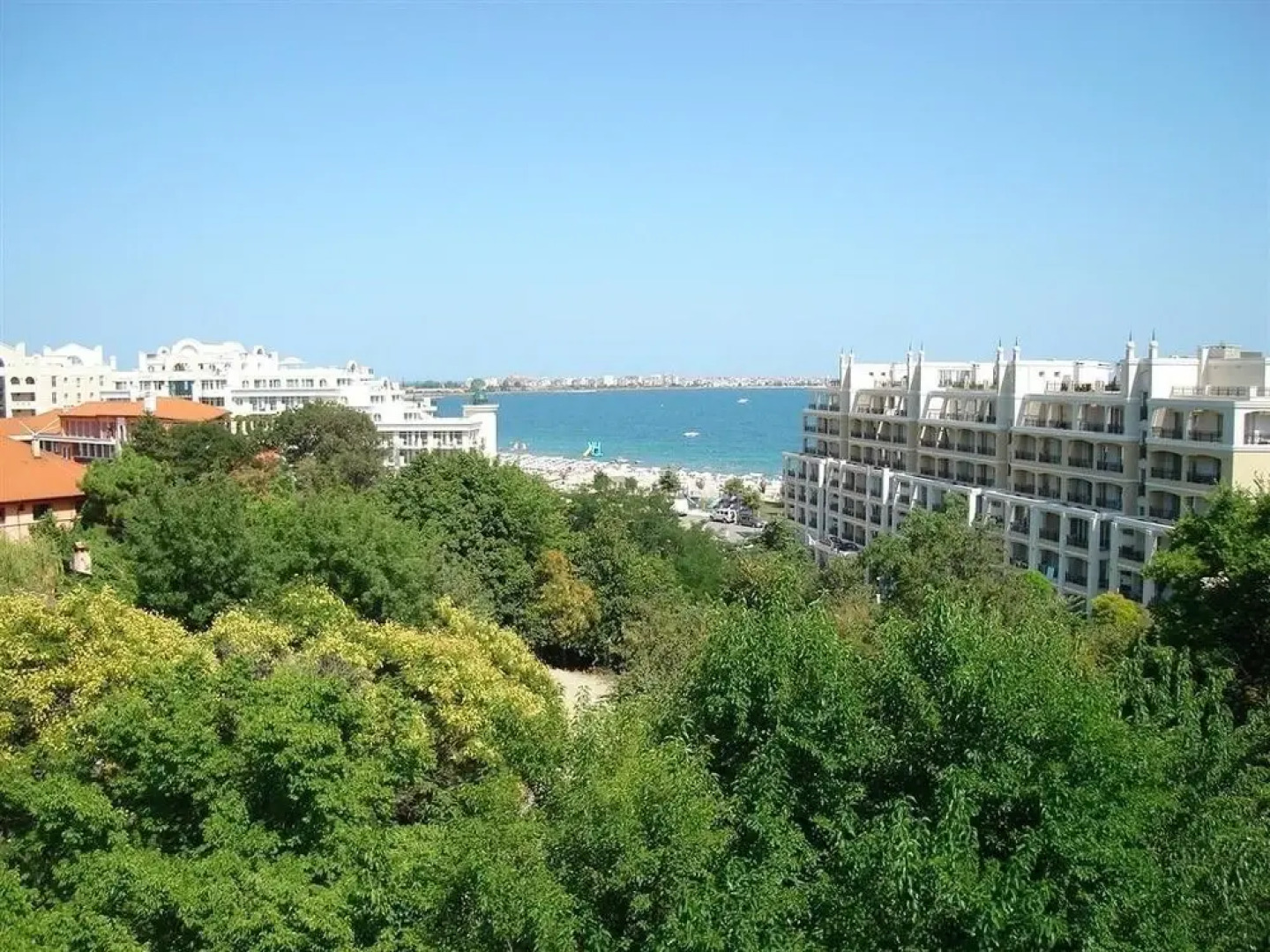 Flora Beach Resort apartments