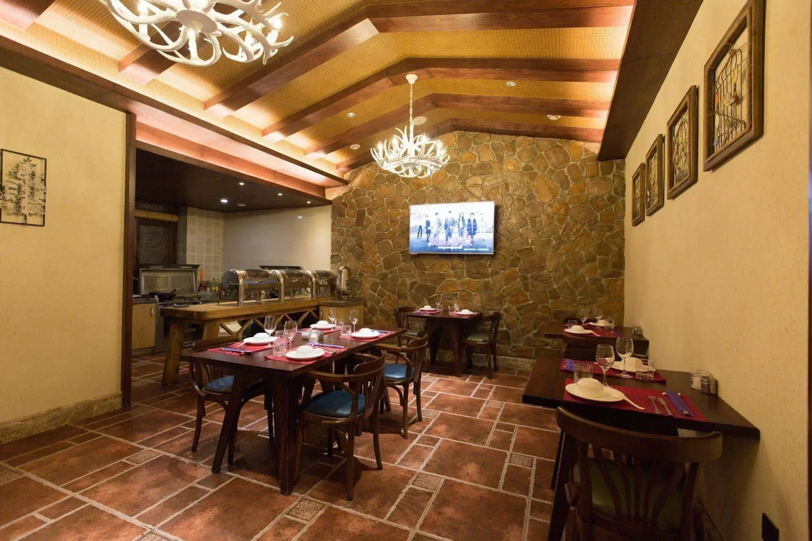 Shangri-la Bird of Paradise Inn