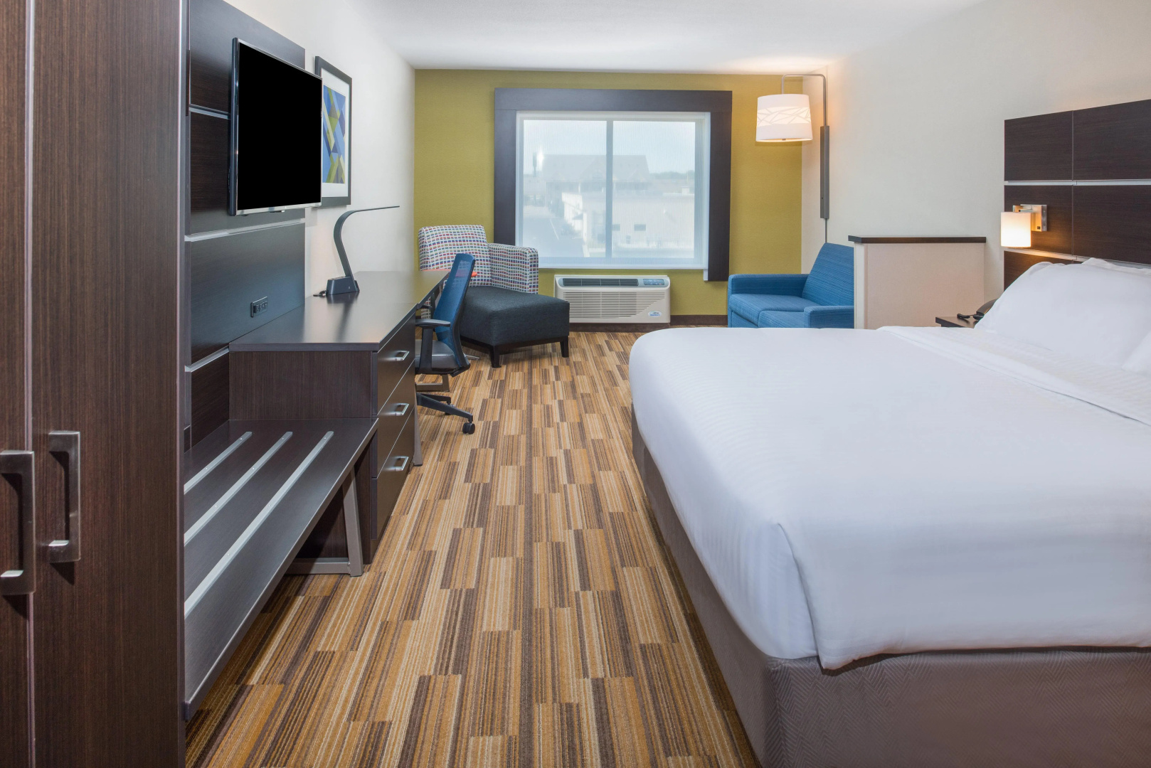 Holiday Inn Express Hotel & Suites Bismarck by IHG