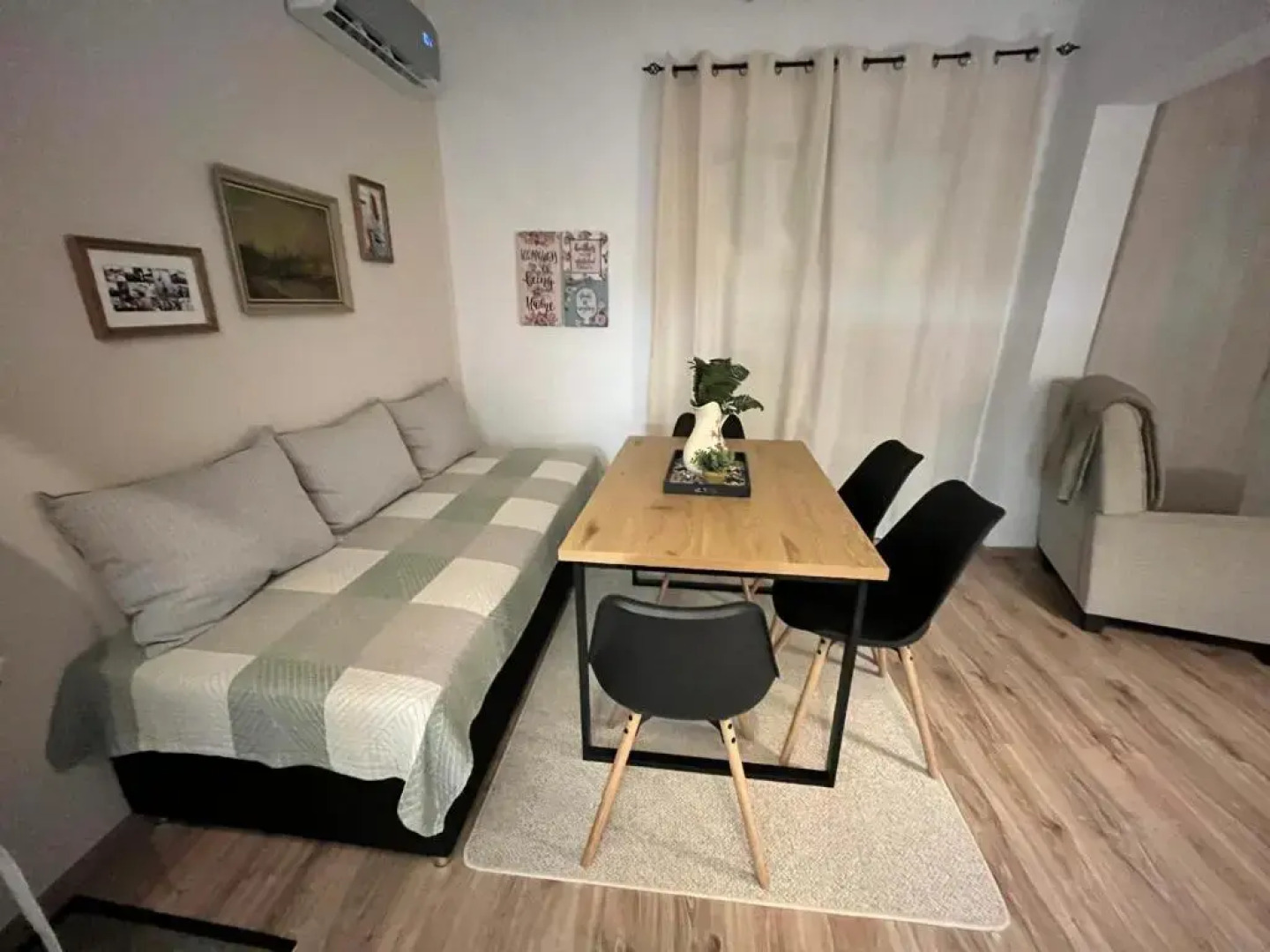 «Έλα…Δάρα» Home