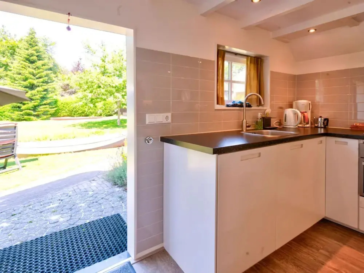 Modern Holiday Home in old Centre of Giethoorn With 2 Hours of Boat use