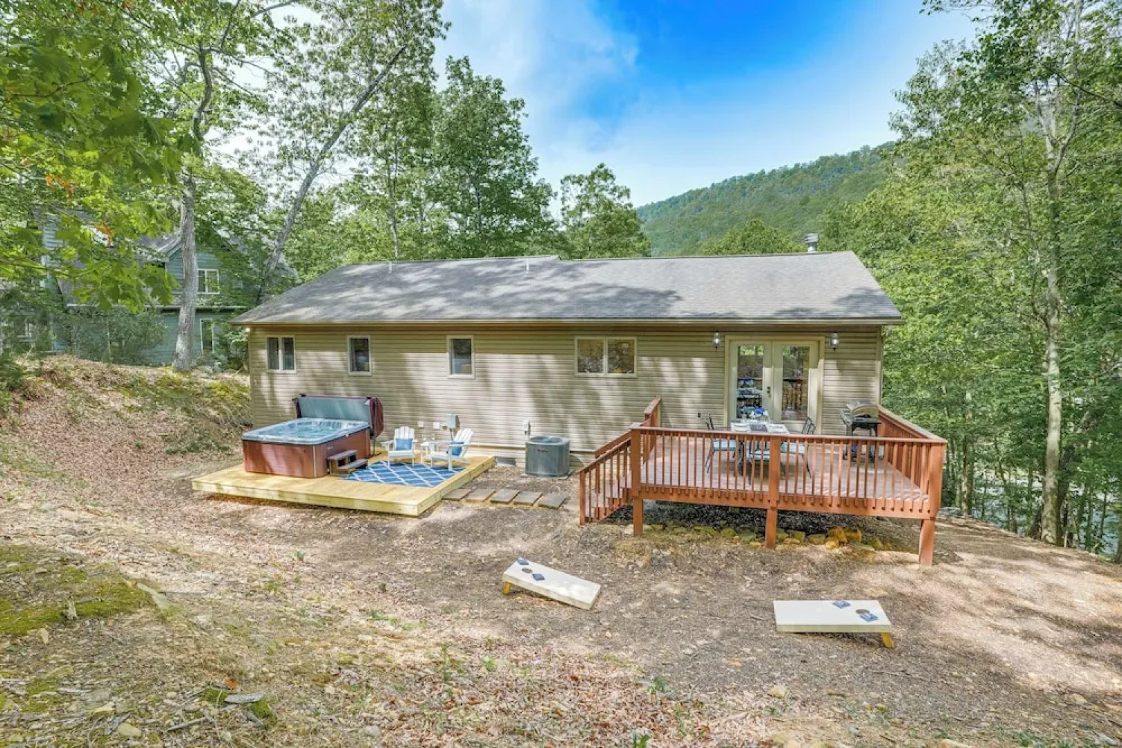 Spacious Massanutten Home w/ Hot Tub & Sauna!