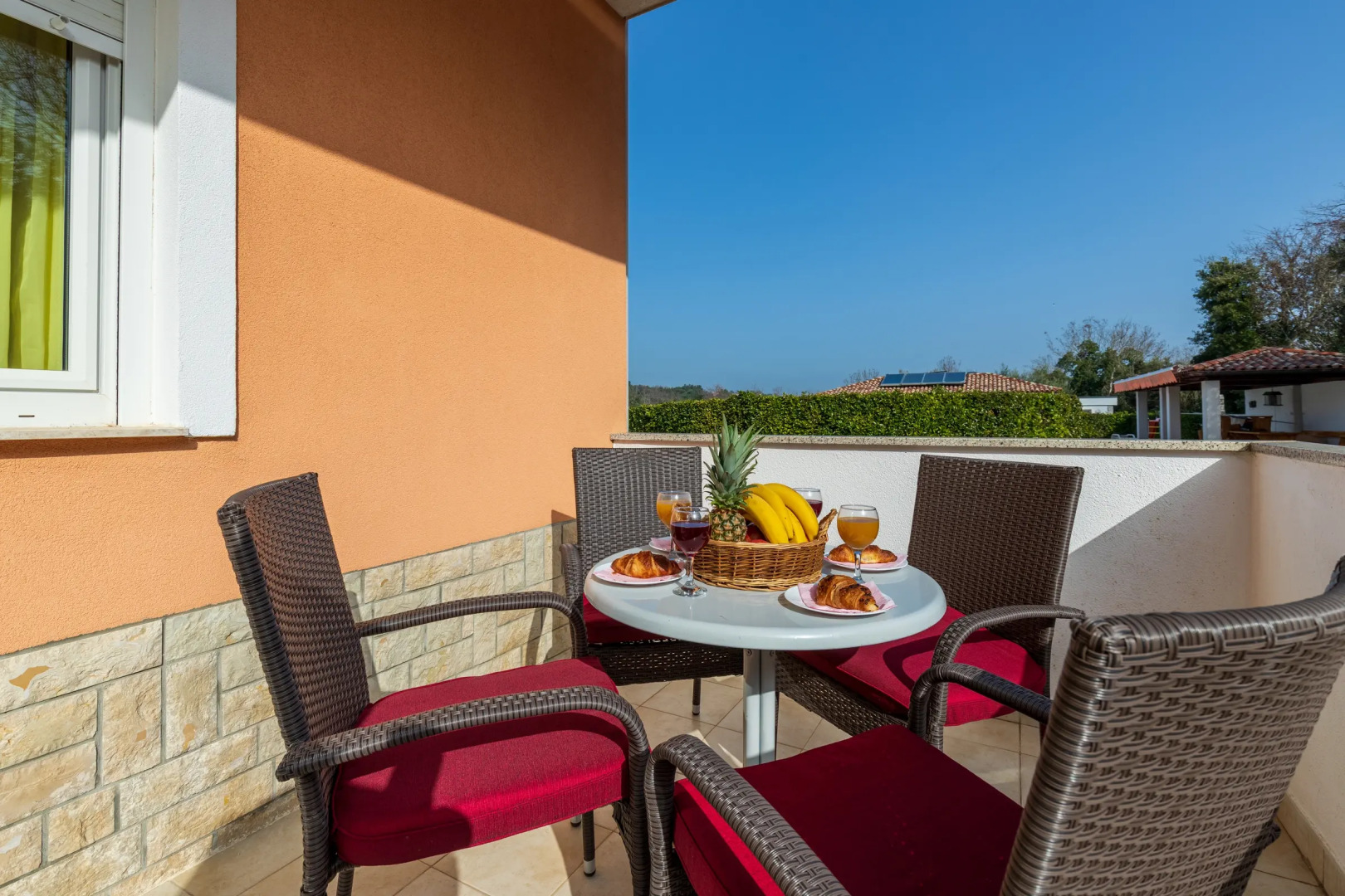 Pool Apartment Suzi 2