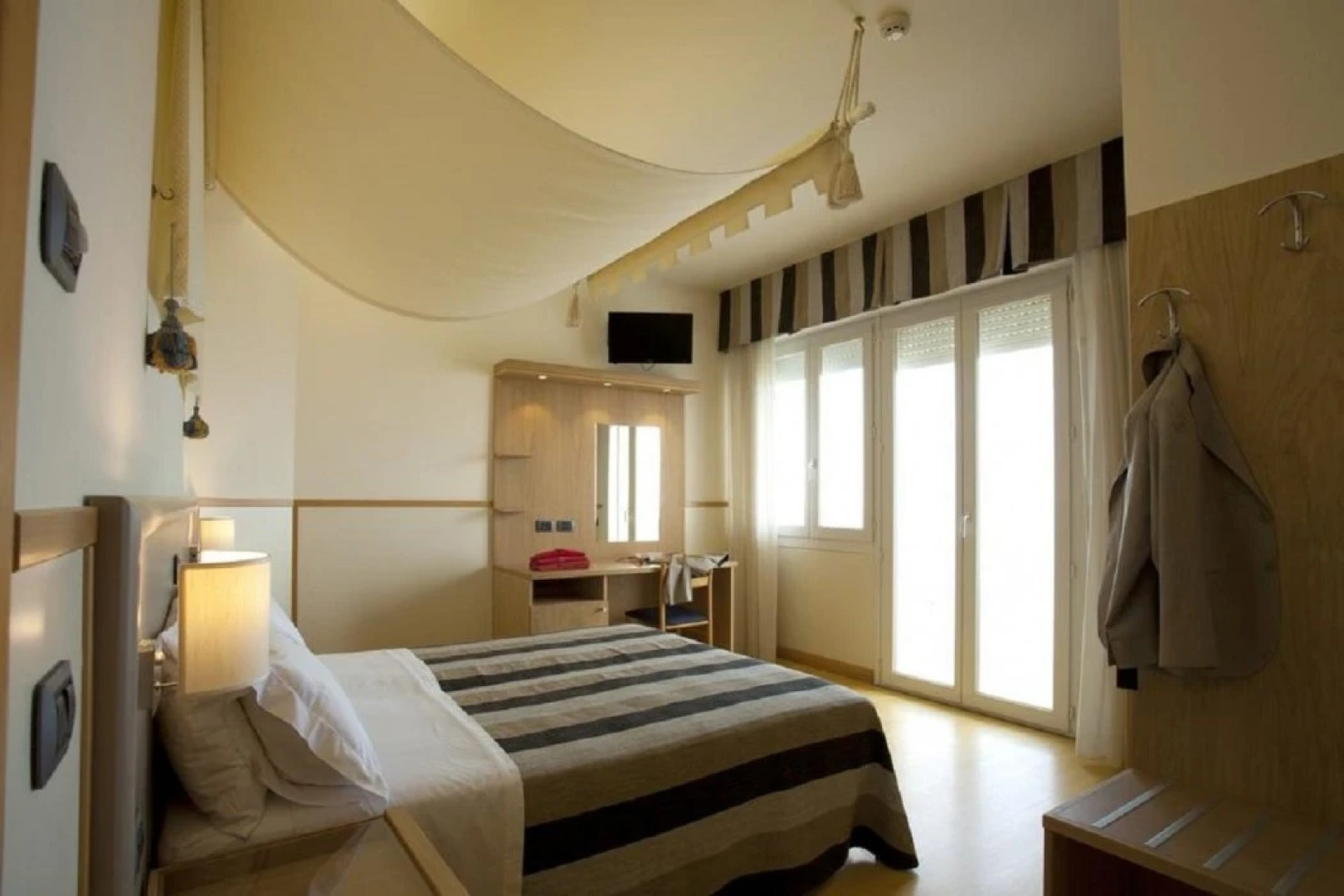 Vidi Miramare & Delfino